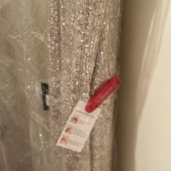 Mac Dougall Evening Gown - Picture 4 of 6